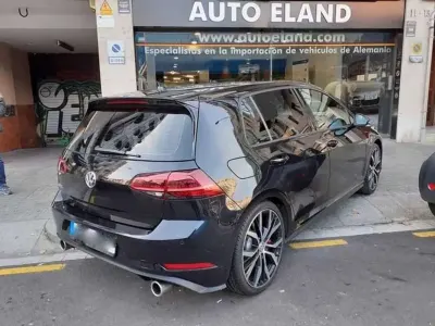 Usado VW Golf VII GTI 245 CV (180 kW) 2019 Negro Utilitario