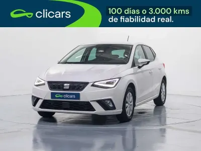 Usado Seat Ibiza Style 110 CV (80 kW) 2022 Blanco Utilitario