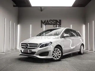 Usado Mercedes B200 Urban 156 CV (114 kW) 2016 Gris / plata Utilitario