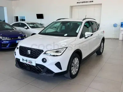 Usado Seat Arona Style 95 CV (69 kW) 2024 Blanco SUV