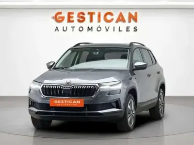 Usado Skoda Karoq Ambition 110 CV (80 kW) 2023 Plateado SUV