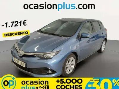 Käytetty Toyota Auris Hybrid Active 136 HP (100 kW) 2016 Sininen Viistoperä