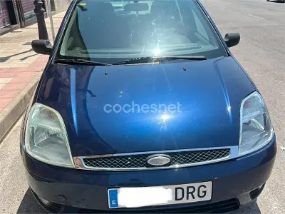Usado Ford Fiesta Trend 68 CV (50 kW) 2005 Azul Utilitario