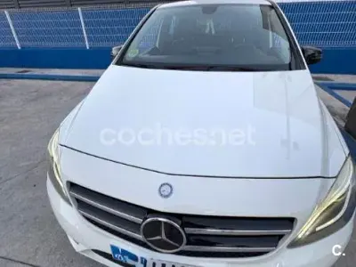Usado Mercedes B180 109 CV (80 kW) 2012 Blanco Monovolumen