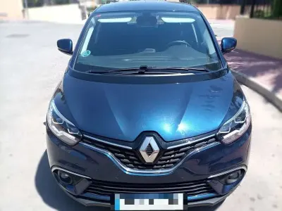 Usado Renault Scénic IV Zen 150 CV (110 kW) 2021 Azul Monovolumen