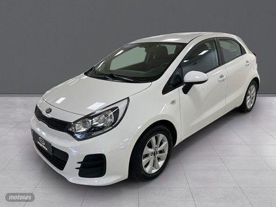 Usado Kia Rio 77 CV (56 kW) 2017 Blanco Berlina