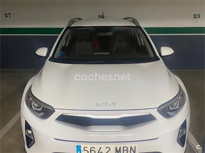 Usado Kia Stonic 100 CV (73 kW) 2022 Blanco SUV