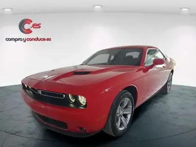 Usado Dodge Challenger SXT 309 CV (227 kW) 2022 Rojo Coupe