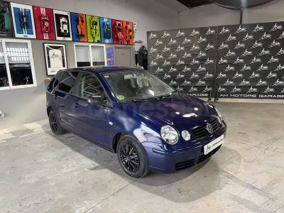 Usado VW Polo Conceptline 65 CV (47 kW) 2003 Azul Berlina