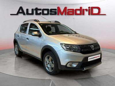 Usado Dacia Sandero Comfort 91 CV (66 kW) 2018 Gris Utilitario