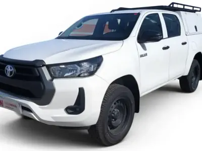 Usado Toyota HiLux 150 CV (110 kW) 2023 Blanco Pickup/Camioneta