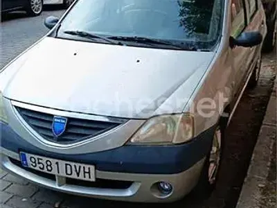 Usado Dacia Logan Lauréate 90 CV (66 kW) 2006 Gris / plata Berlina