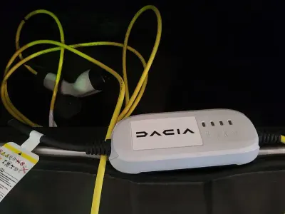 Usado Dacia Spring Business 33 kW (45 CV) 2023 Blanco caolin Utilitario