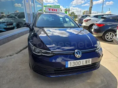 Usado VW Golf VIII 115 CV (84 kW) 2022 Azul Berlina