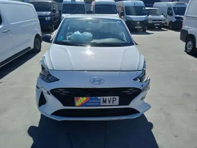 Usado Hyundai i10 64 CV (47 kW) 2024 Blanco Utilitario