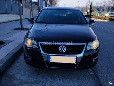 Usado VW Passat Highline 170 CV (125 kW) 2007 Negro Berlina
