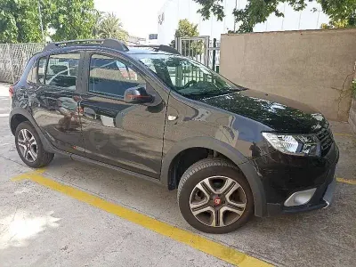 Usado Dacia Sandero 90 CV (66 kW) 2019 Negro Berlina