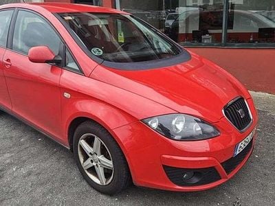 Usado Seat Altea Reference 105 CV (77 kW) 2010 Rojo Monovolumen