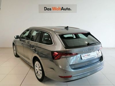 usado Skoda Octavia Selection 15 TSI m-HEV 110 kW (150 CV) DSG 7 vel.