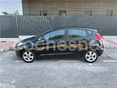 Usado Ford Fiesta Trend 68 CV (50 kW) 2010 Negro Berlina