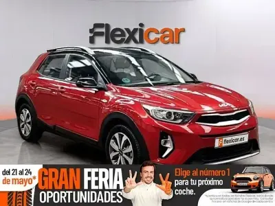 Usado Kia Stonic 84 HP (61 kW) 2023 Vermelho SUV
