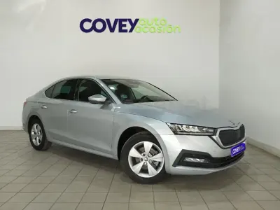 Käytetty Skoda Octavia Ambition 116 HP (85 kW) 2022 Harmaa Sedan