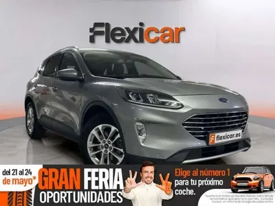 Usado Ford Kuga Titanium 150 CV (110 kW) 2023 Beige SUV