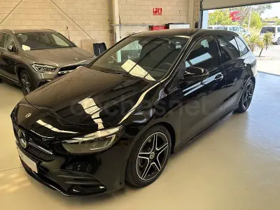 Usado Mercedes B200 150 CV (110 kW) 2024 Negro Utilitario