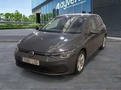 Usado VW Golf VIII Life 116 CV (85 kW) 2021 Gris Utilitario