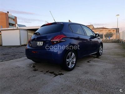 Usado Peugeot 208 Active 75 CV (55 kW) 2016 Azul Utilitario