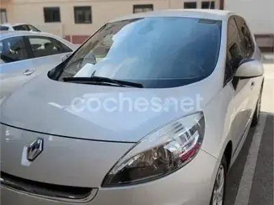 Usado Renault Grand Scénic III Dynamique 110 CV (80 kW) 2012 Gris / plata Monovolumen