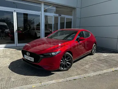 Occasion Mazda 3 Center-Line 140 PK (102 kW) 2025 Rood Sedan