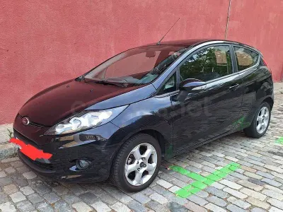 Usado Ford Fiesta Trend 82 CV (60 kW) 2010 Negro Berlina