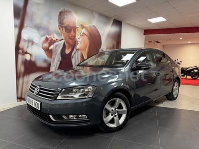 Usado VW Passat Edition 105 CV (77 kW) 2011 Gris / plata Berlina