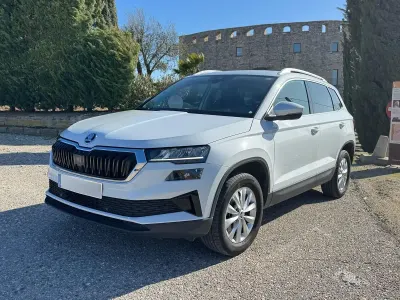Usado Skoda Karoq Ambition 150 CV (110 kW) 2022 Blanco SUV