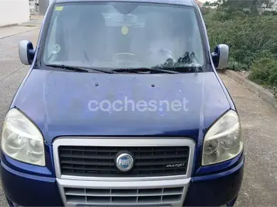 Usado Fiat Doblò Dynamic 105 CV (77 kW) 2009 Azul Monovolumen