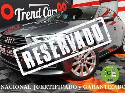 Usado Audi A3 Design 116 CV (85 kW) 2018 Gris Berlina