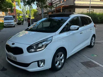 Usado Kia Carens 115 CV (84 kW) 2015 Blanco Monovolumen