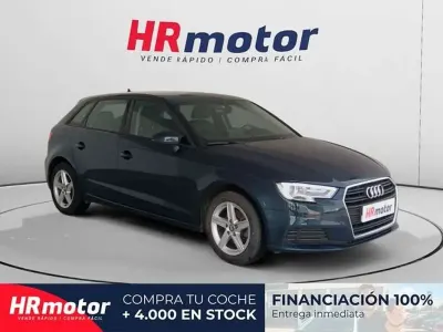 Usado Audi A3 Sportback Design 110 CV (80 kW) 2020 Azul Utilitario