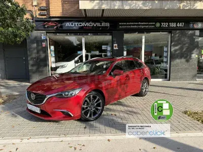 Usado Mazda 6 Luxury 150 CV (110 kW) 2016 Granate Familiar