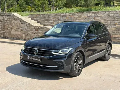 Usado VW Tiguan Life 150 CV (110 kW) 2021 Negro SUV