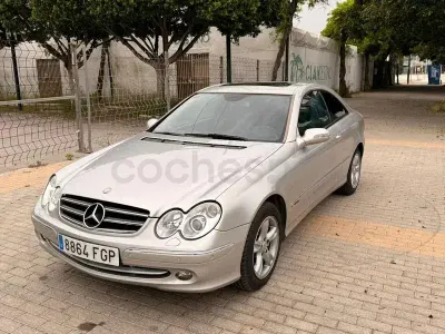 Usado Mercedes CLK270 Avantgarde 170 CV (125 kW) 2004 Gris / plata Coupe