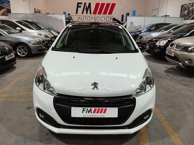 Usado Peugeot 208 GT-line 110 CV (80 kW) 2017 Blanco Utilitario