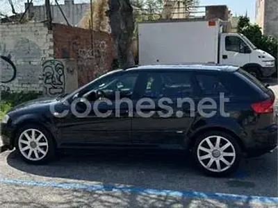 Usado Audi A3 Ambiente 140 CV (102 kW) 2006 Negro Utilitario