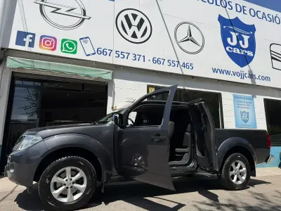 Usado Nissan Navara SE 190 CV (139 kW) 2014 Gris Pickup/Camioneta