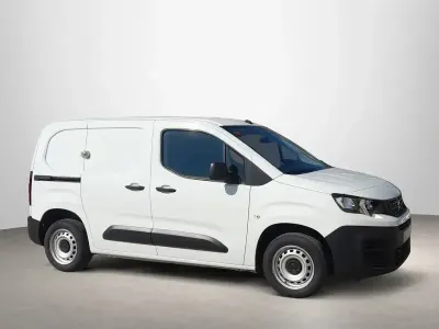Usado Peugeot Partner Premium 111 CV (81 kW) 2021 Blanco Monovolumen