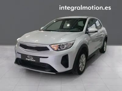 Usado Kia Stonic 84 CV (61 kW) 2022 Gris SUV