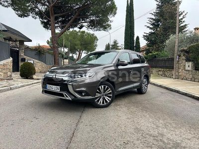 Beige Usado 2020 Mitsubishi Outlander SUV | 24.990 € (Un poco caro)
