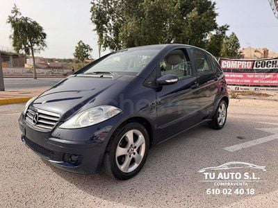 Usado Mercedes A180 Avantgarde 109 CV (80 kW) 2007 Azul Monovolumen