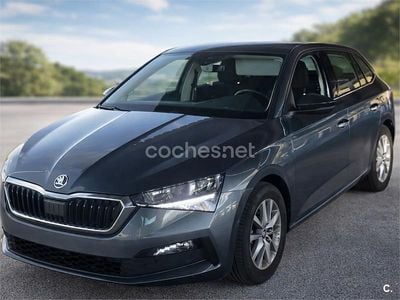 Usado Skoda Scala Ambition 90 CV (66 kW) 2020 Gris / plata Utilitario